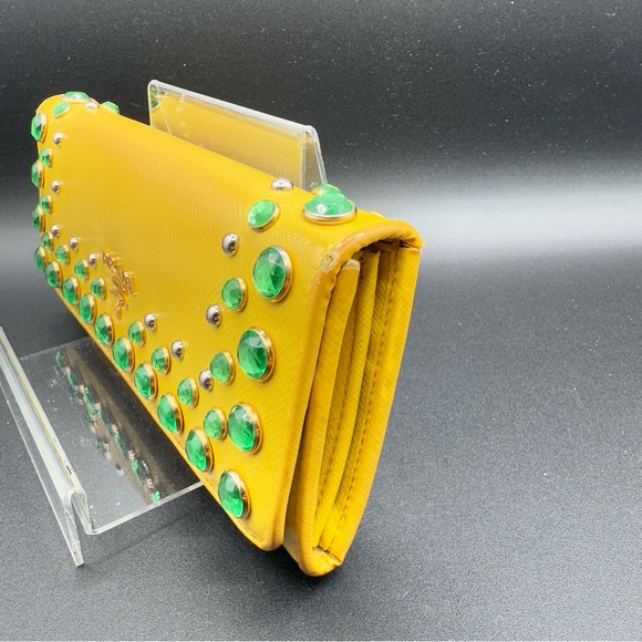 Prada Limited Edition SAFFIANO VERNIC ANANAS Wallet - Picture 5 of 12